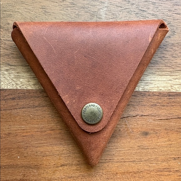 PLG - Neutral Triangles - Picture 3 of 9